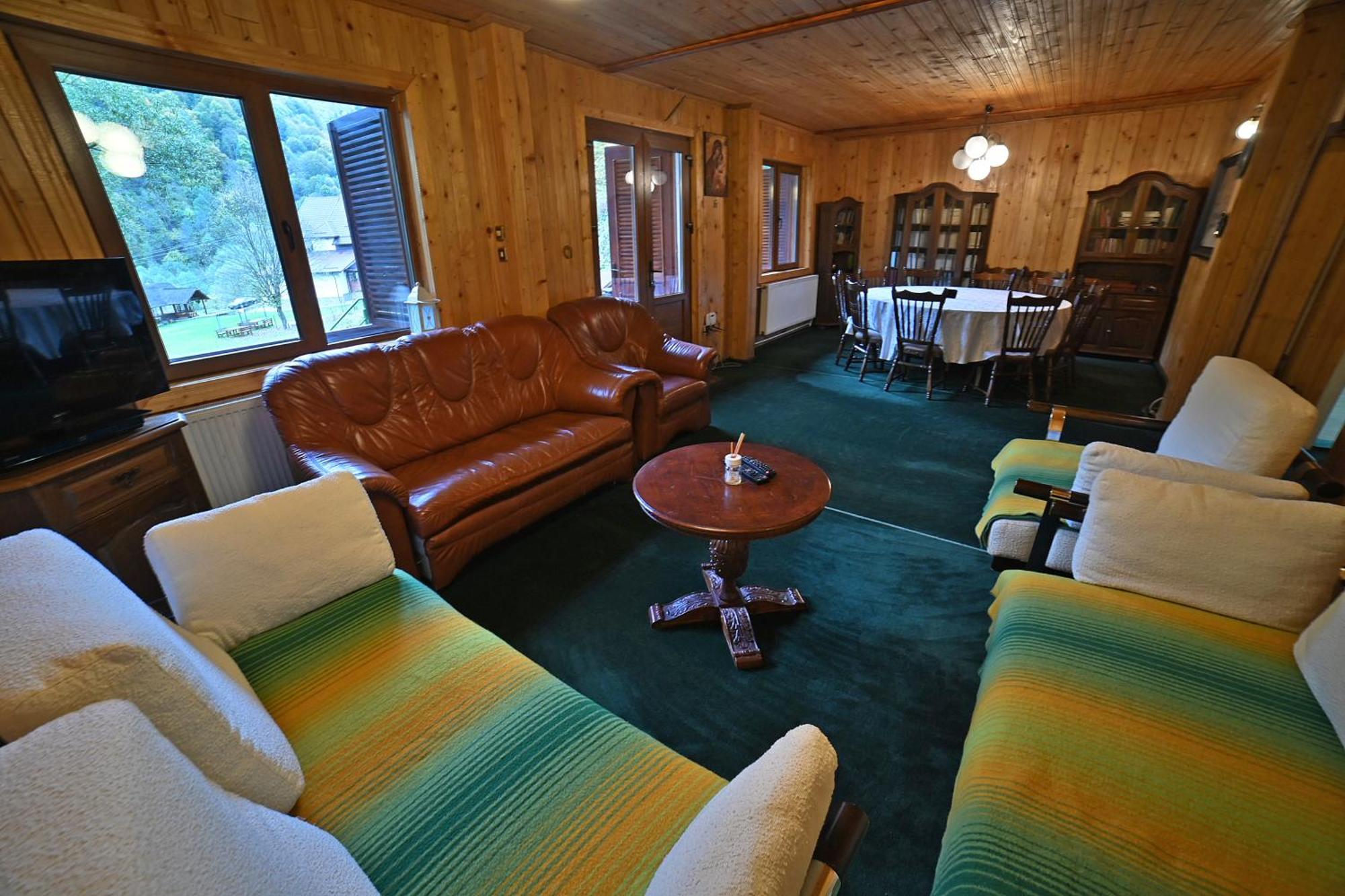 Casa De Vacanta Satic Piatra Craiului La Doi Viermi 外观 照片